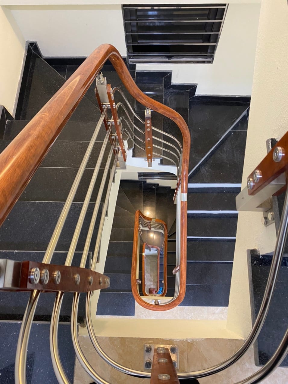 Cầu Thang Suốt Inox