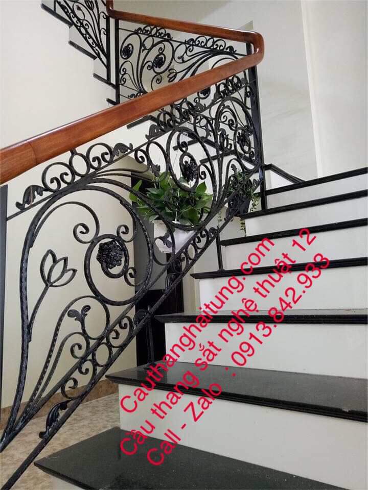Cầu thang sắt nghệ thuật đẹp tại Hà Nội