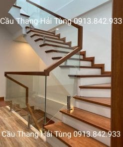 cầu thang kính chân ngàm